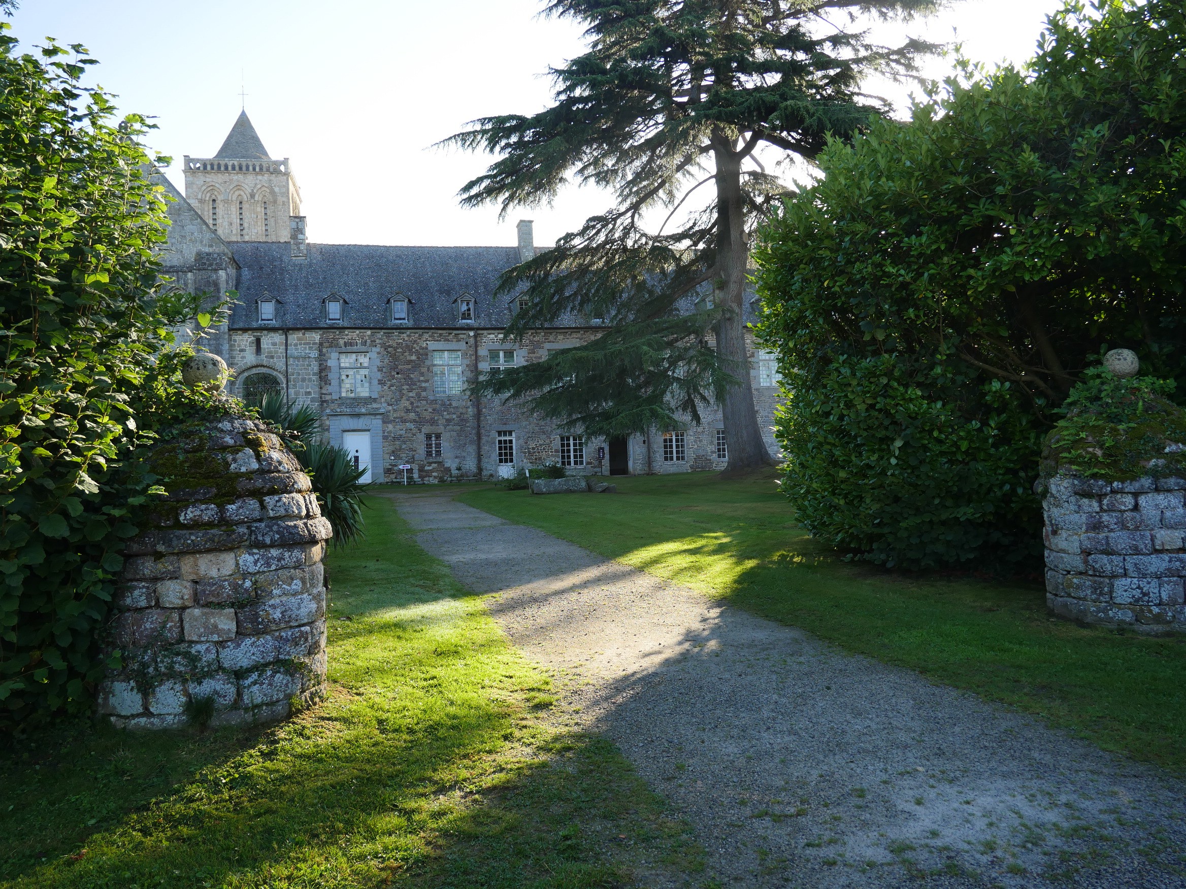 Abbaye de la Lucerne d’Outremer