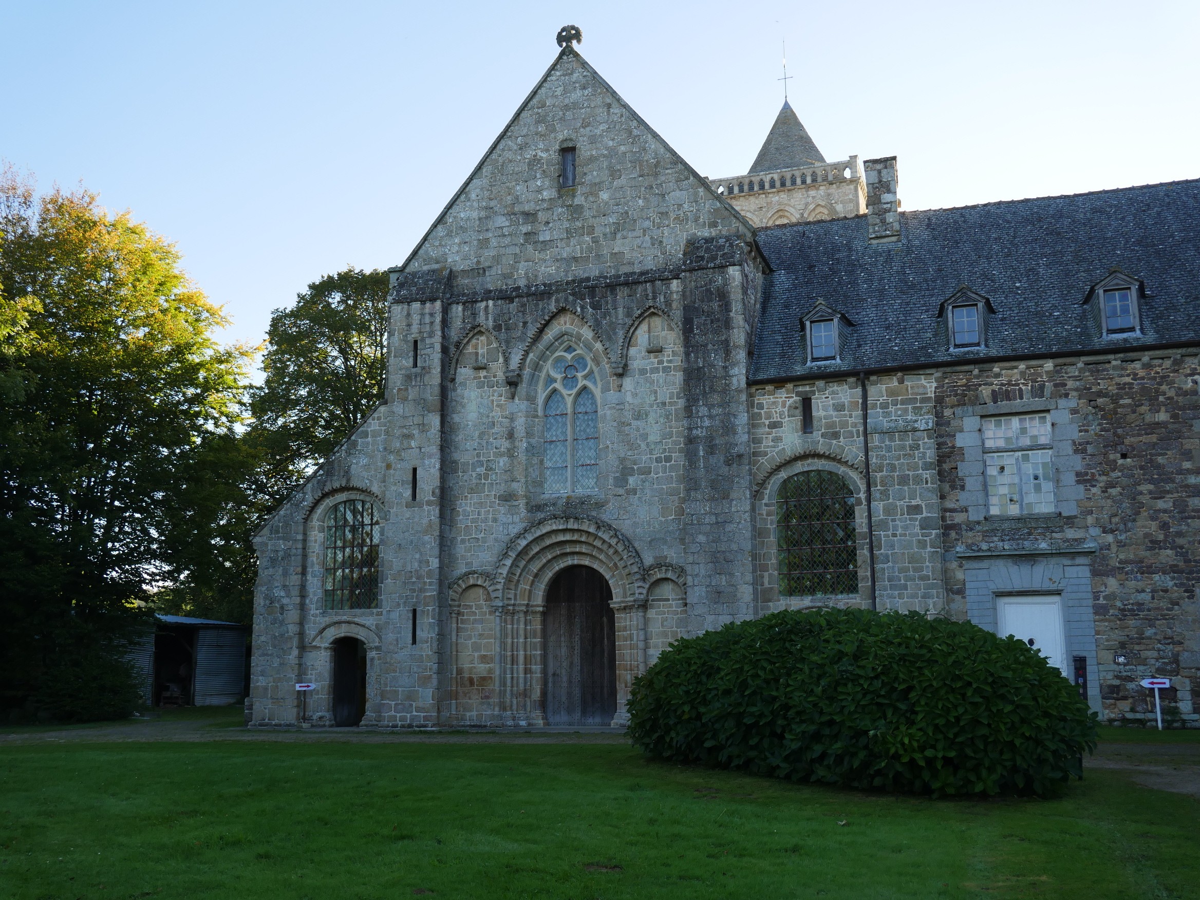 Abbaye de la Lucerne d’Outremer